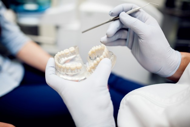 کاربرد فسفات روی در دندان پزشکی